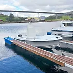 10 Person In Snillfjord-by Traum * Snillfjord