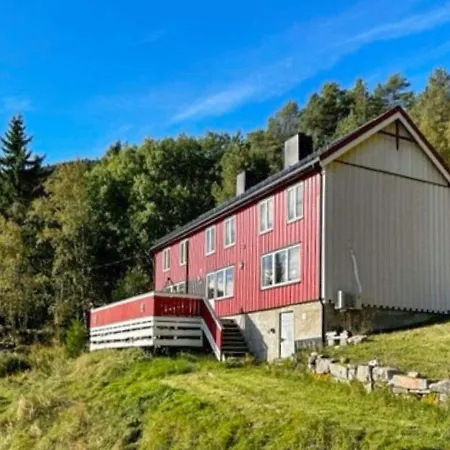 10 Person In Snillfjord-by Traum * Snillfjord
