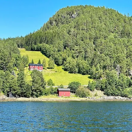 10 Person In Snillfjord-by Traum