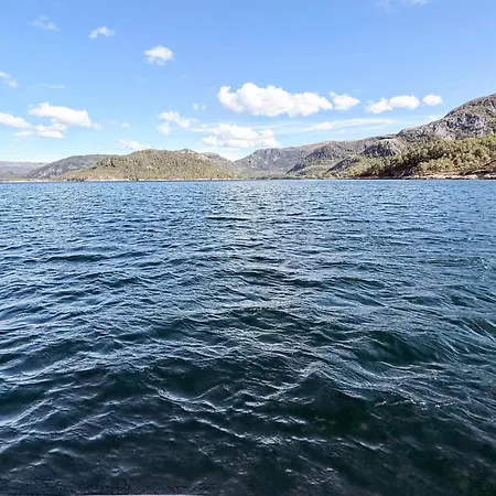 10 Person In Snillfjord-by Traum Snillfjord