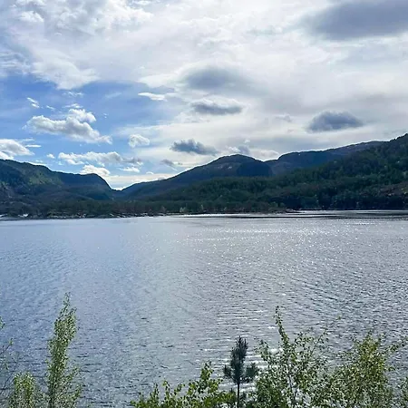 10 Person In Snillfjord-by Traum
