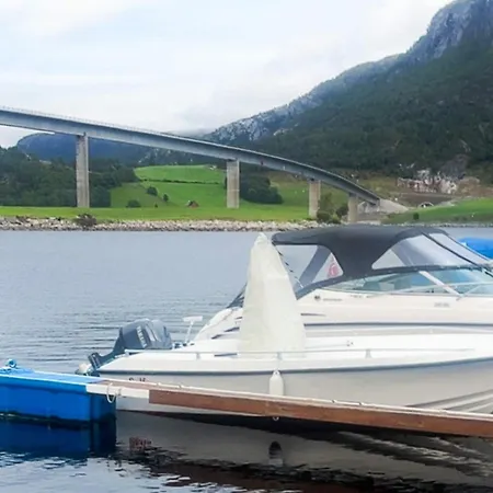 10 Person In Snillfjord-by Traum Snillfjord