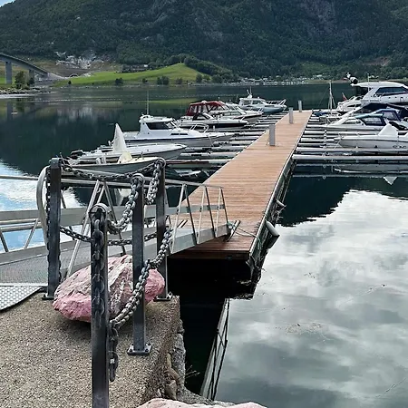 10 Person In Snillfjord-by Traum