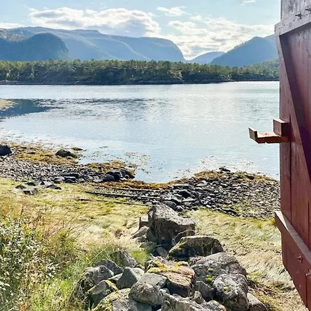 10 Person In Snillfjord-by Traum 別荘
