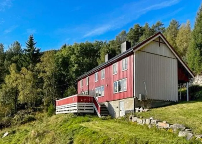 10 Person In Snillfjord-by Traum * Snillfjord