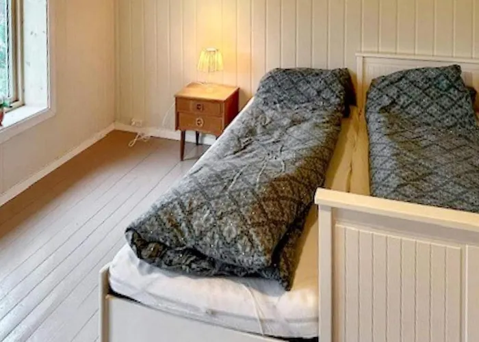 10 Person In Snillfjord-by Traum