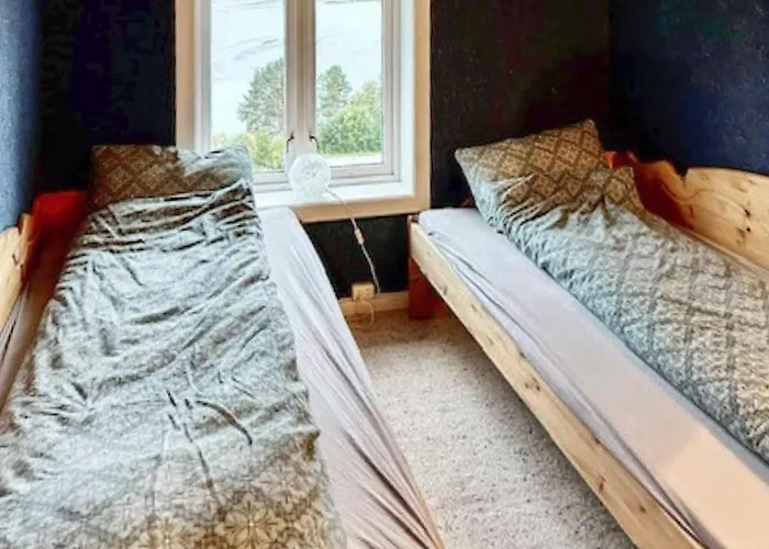 10 Person In Snillfjord-by Traum *